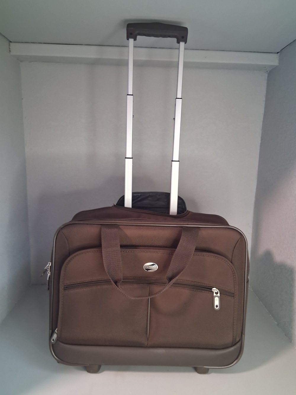 American Tourister Rolling Overnight Carry On Luggage Brown 18" Wide